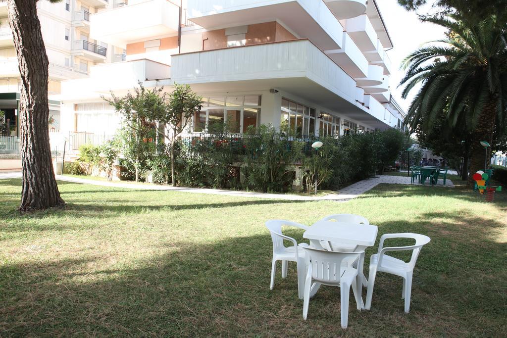 סן בנדטו דל טרנטו Hotel Blumen מראה חיצוני תמונה